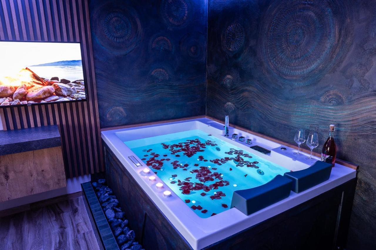 Villa Sunset Pool & Spa Apartments Згорнье-Шкофье Экстерьер фото
