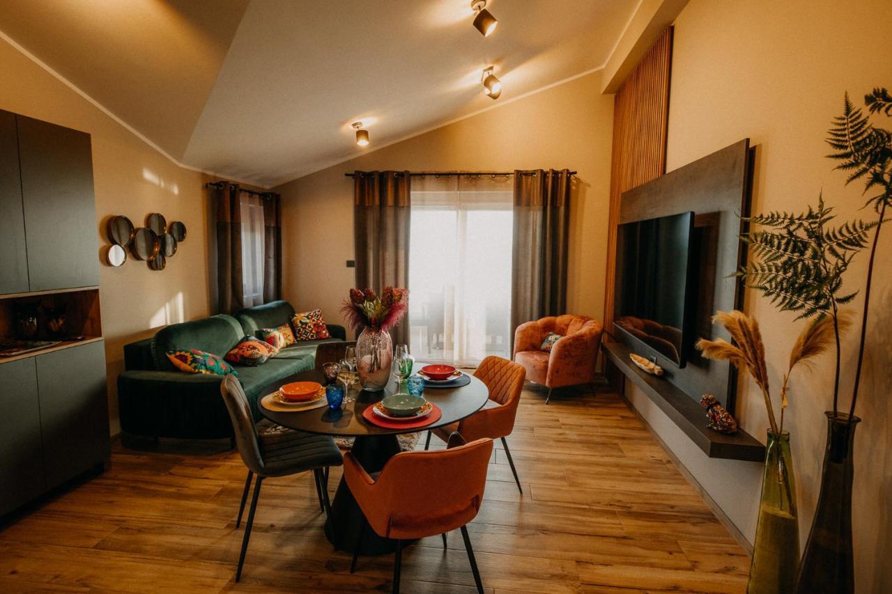 Villa Sunset Pool & Spa Apartments Згорнье-Шкофье Экстерьер фото