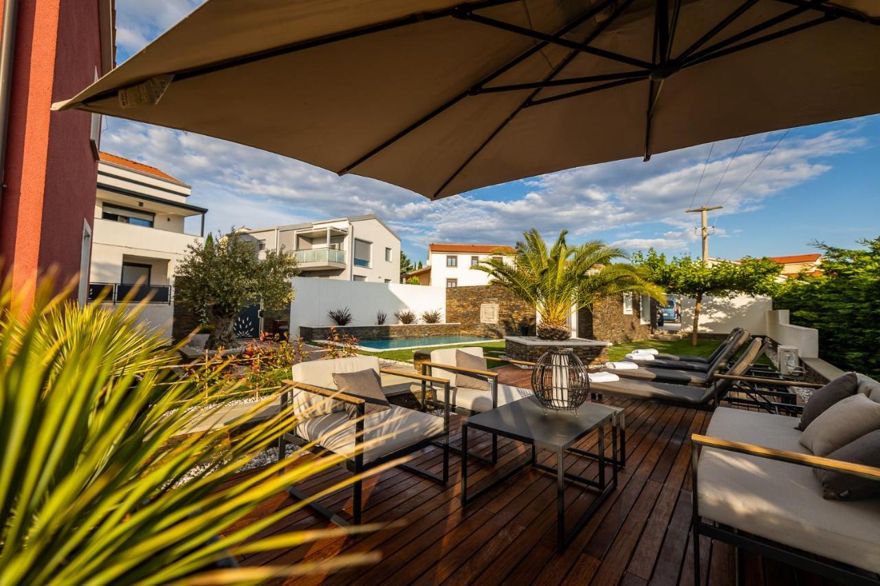 Villa Sunset Pool & Spa Apartments Згорнье-Шкофье Экстерьер фото