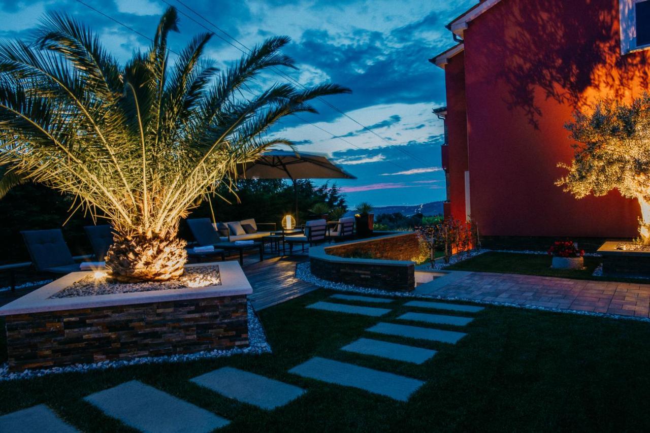 Villa Sunset Pool & Spa Apartments Згорнье-Шкофье Экстерьер фото