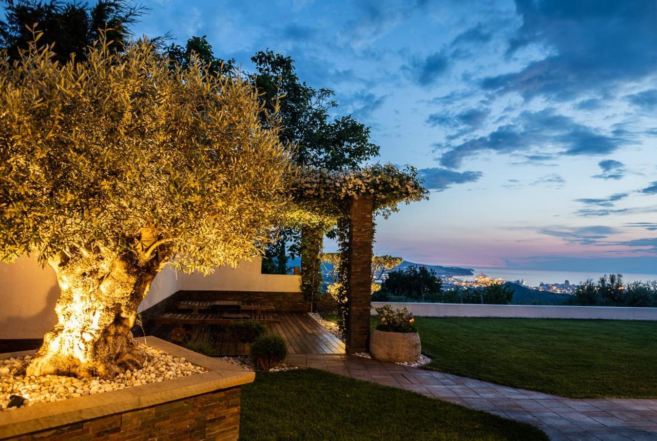 Villa Sunset Pool & Spa Apartments Згорнье-Шкофье Экстерьер фото