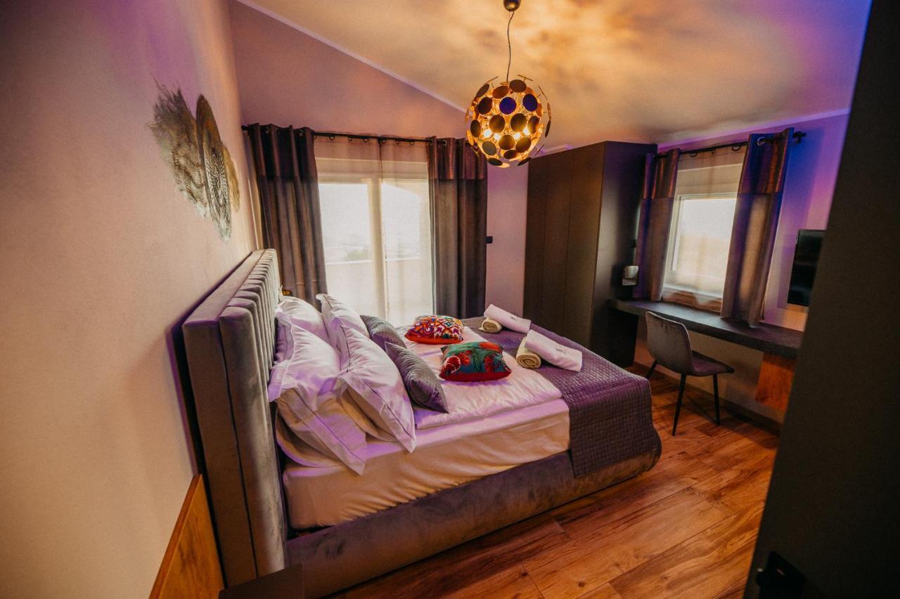 Villa Sunset Pool & Spa Apartments Згорнье-Шкофье Экстерьер фото